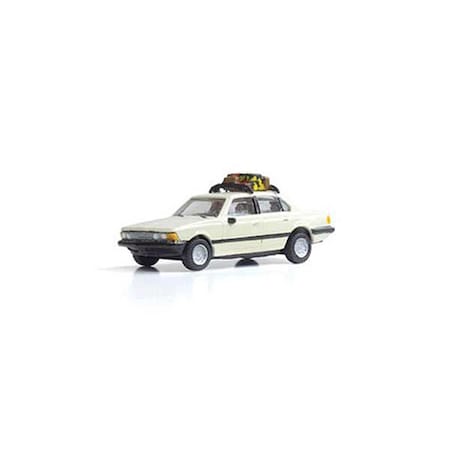 Woodland Scenics HO Scale Family Vacation Sedan Model Car WOO5370
